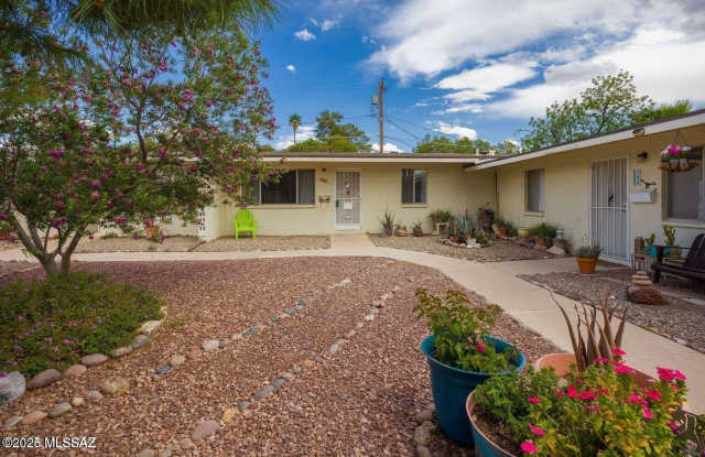 390 N Silverbell Road