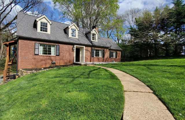 320 Kingston Court