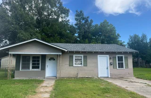 Rental Available: 616 E 11th Street Crowley, LA