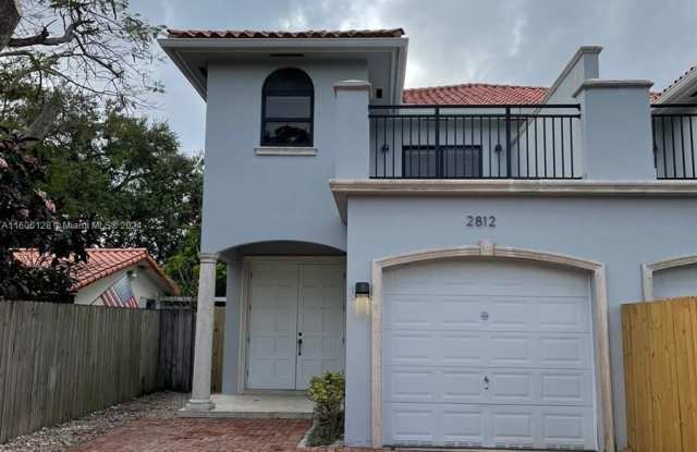 2812 SW 37th Court