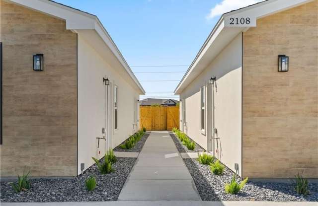 Photo of 2108 E San Andrea Street unit: 1