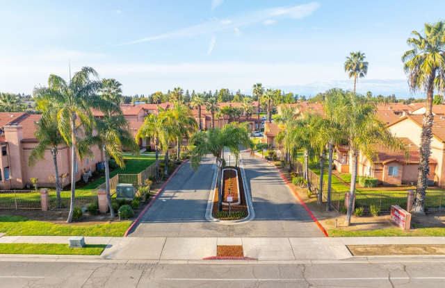 4504-4598 W Palo Alto Ave.