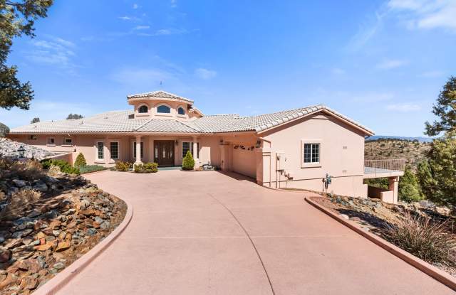 2780 Whispering Way Circle