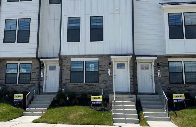416 HERRINGBONE WAY