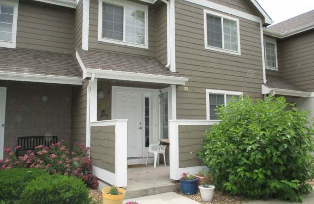 Beautiful 3 Bedroom, 2.5 Bath Townhome for Rent in Loveland! - 2005 Tonopas Court, Loveland, CO 80538