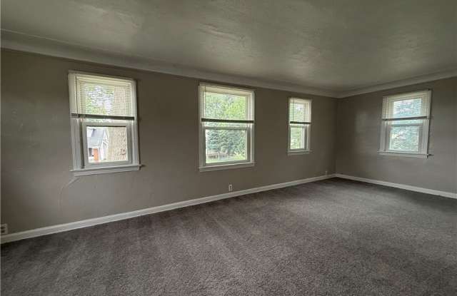 6715 Theota Avenue unit: Up