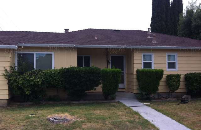 3 bedroom 2 bath house in Yuba City