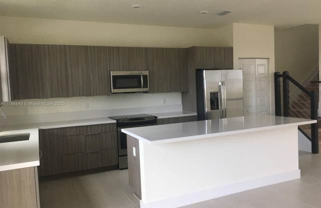 Photo of 10461 NW 82nd Street 6, Doral, FL 33178