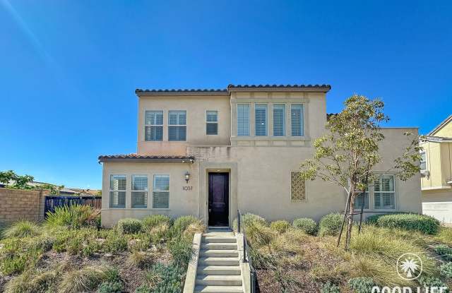 Stunning 2000+ sqft  4B/3BA Home in a Great Community!
