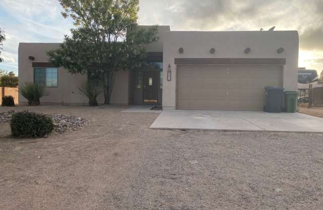 601 8th Street NE - 601 8th Street Northeast, Rio Rancho, NM 87124