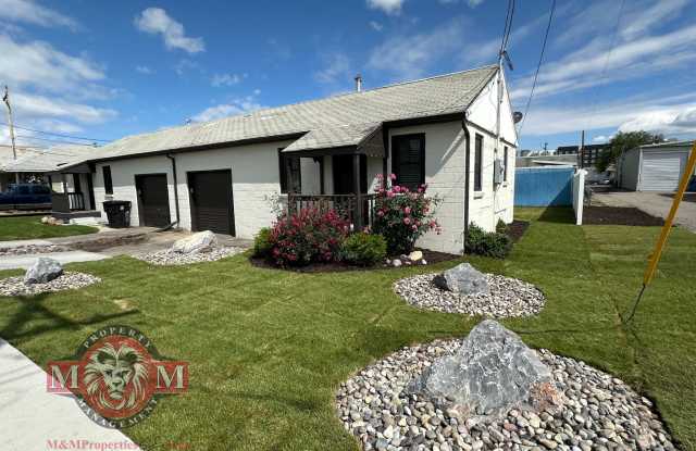 Cozy 1 Bd 1 Bath Remodeled Duplex