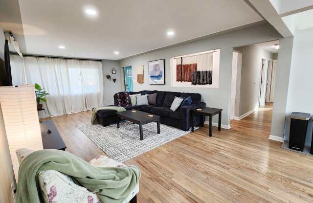 Photo of 2035 Lima St