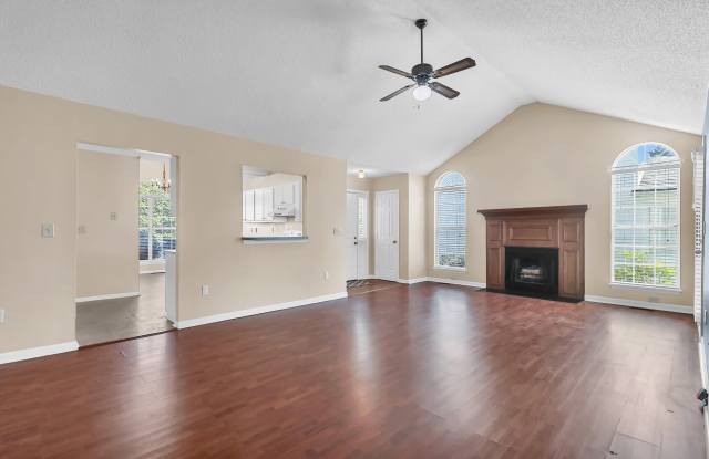 529 Beechcraft Street