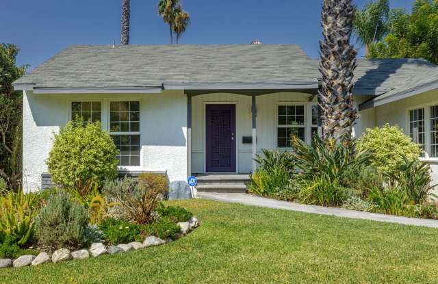 Photo of Beautiful 3-Bedroom Home with Pool in Tarzana!