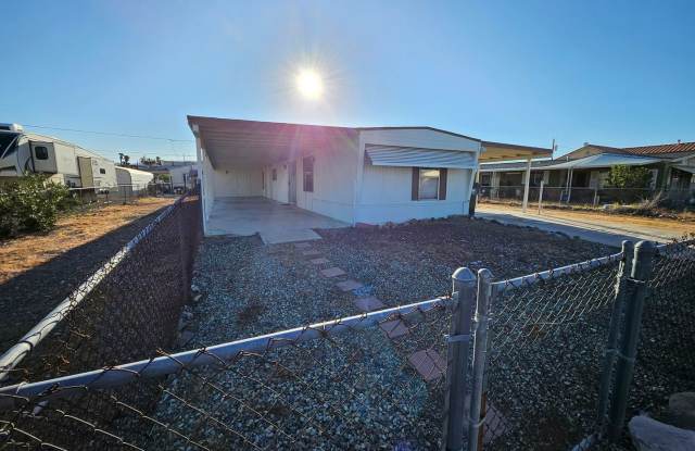 Newly Renovated 2 Bedroom Mobile in Bullhead City
