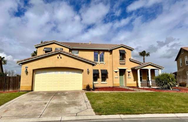 15070 Torrey Pines Cir - 15070 Torrey Pines Circle, Chowchilla, CA 93610