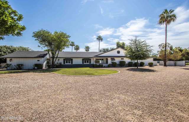 6818 E Valley Vista Lane