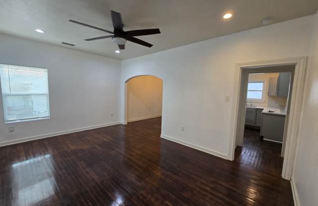 809 Elmwood Drive