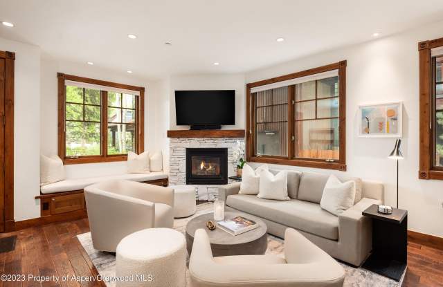 503 W Main Street unit: B102