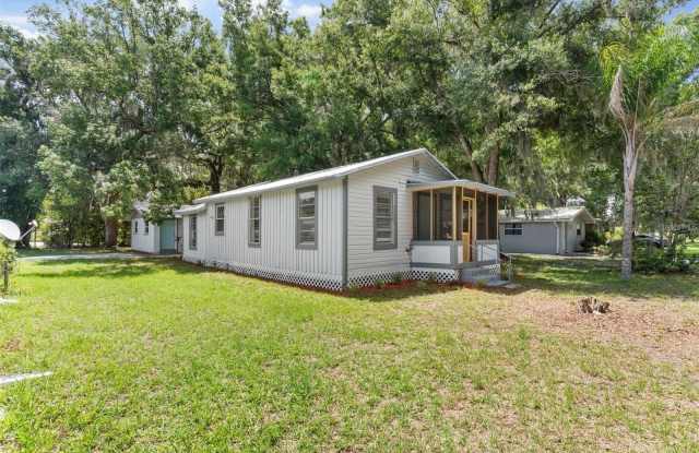 Photo of 630 N NASHUA AVENUE