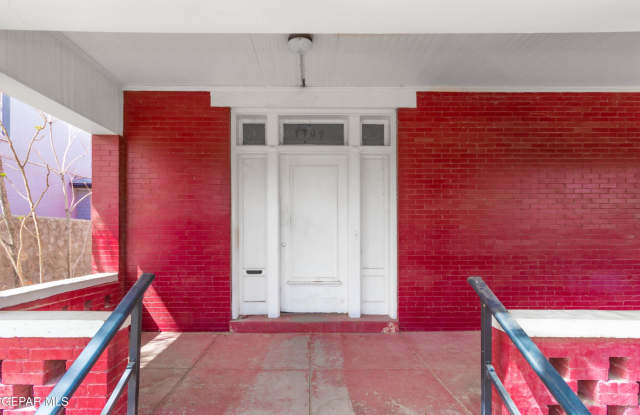 1304 E Rio Grande Avenue