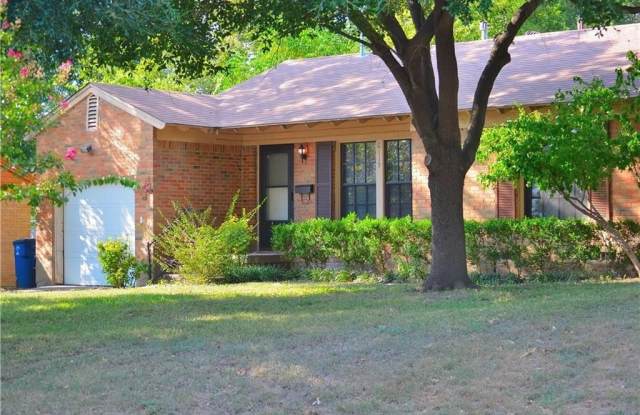 6115 Greenmere Place - 6115 Greenmere Place, Dallas, TX 75227