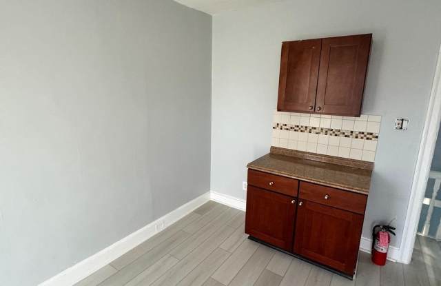 200 PARKER Avenue unit: B