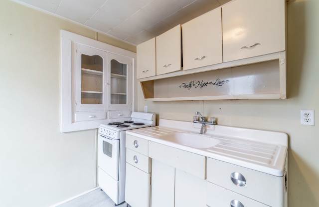 220 East Van Buren StreetApartment 2