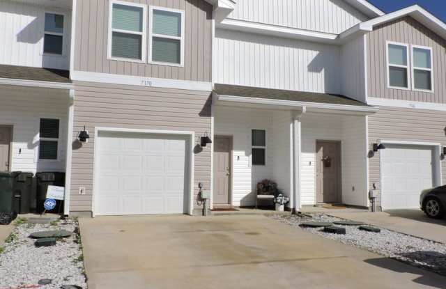 Almost new townhome!
