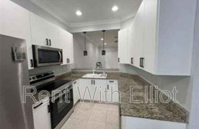 Photo of 3318 Lakeside Drive