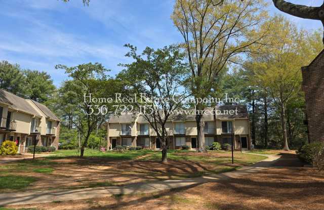 Brookglen Apartments | 1449 Brookwood Drive Apt A