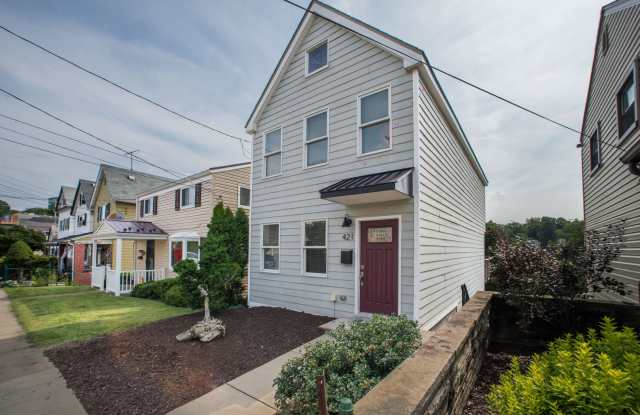 Photo of Modern 3-Bedroom 3-Bath Home for Rent in Mt Washington, Pittsburgh, PA
