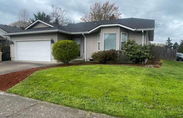 Photo of Pet Friendly Charming 3 Bedroom Home with large office!