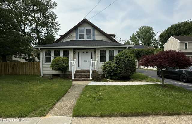 Photo of 1308 Franklin Avenue