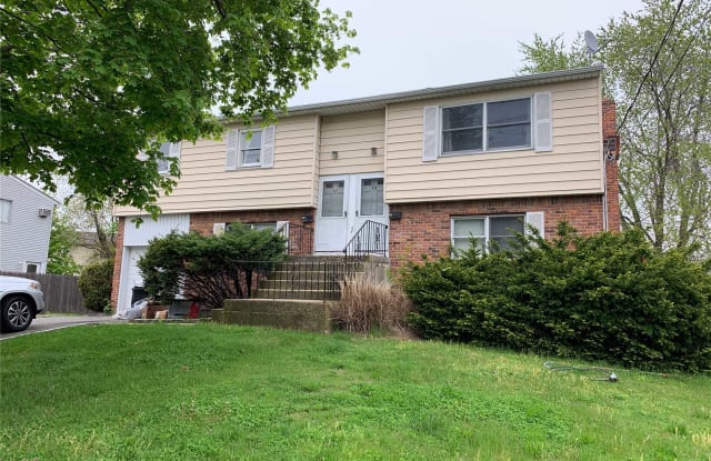 78 Wall St - 78 Wall Street, East Farmingdale, NY 11735