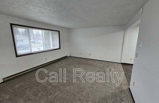 3324 S Raymond Circle