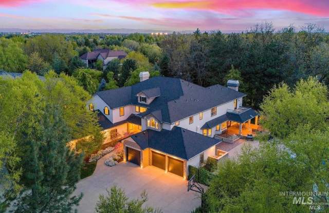 2749 S White Castle Ave