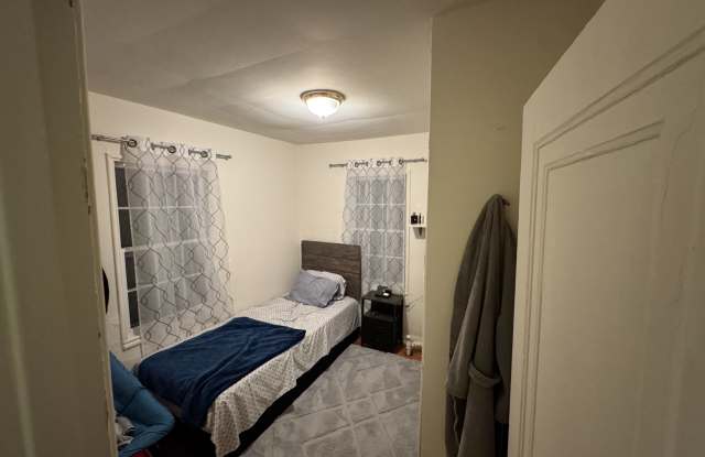 2127 University Avenue - 2