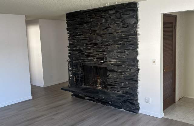 6611 52nd Avenue West