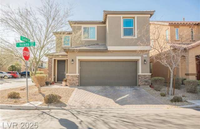 Beautiful 3 bedroom with a den, 2.5 bath home on corner lot in Silverado Ranch area