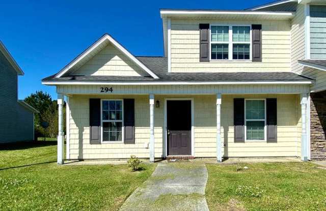 3 bedroom 3 FULL bath Townhouse!! - 294 Caldwell Loop, Jacksonville, NC 28546