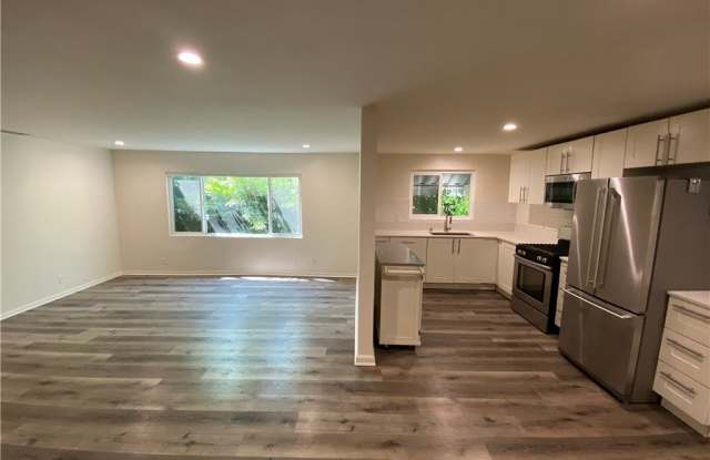 208 S Park View Street