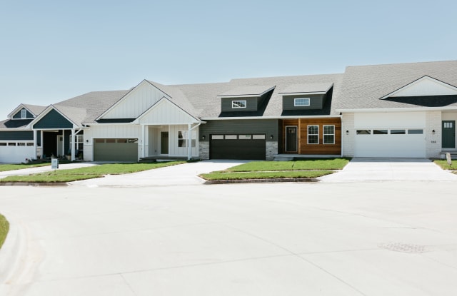 1401 E 28th Street - 1401 E 28th Street, Norwalk, IA 50211