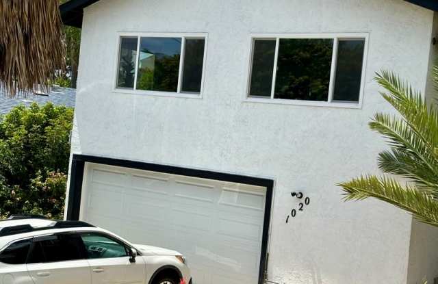 Beautiful House with Forever Views