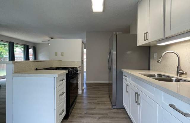 282 LUNALILO HOME RD.