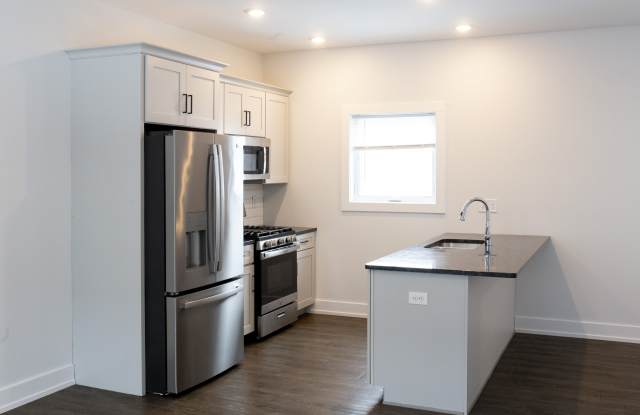 327 Cummings Avenue NW