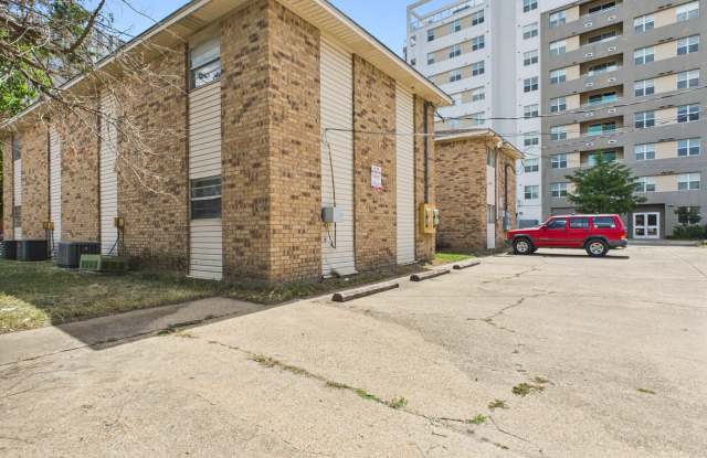 403 Boyett Street