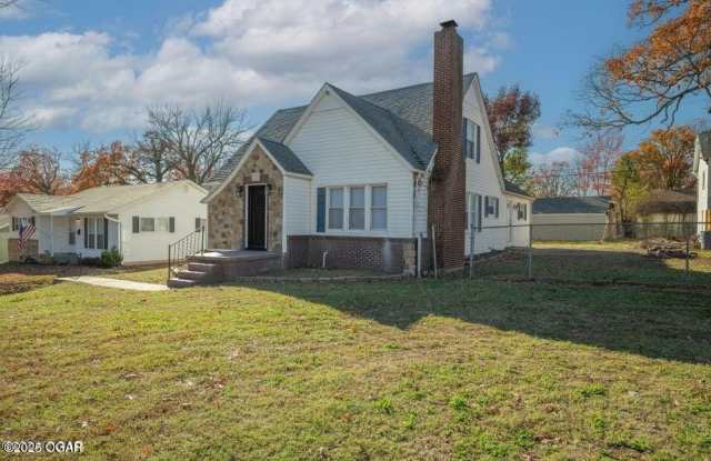3312 S Joplin Avenue