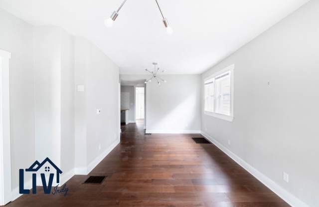 Updated 3 bed 2.5 bath Available now!