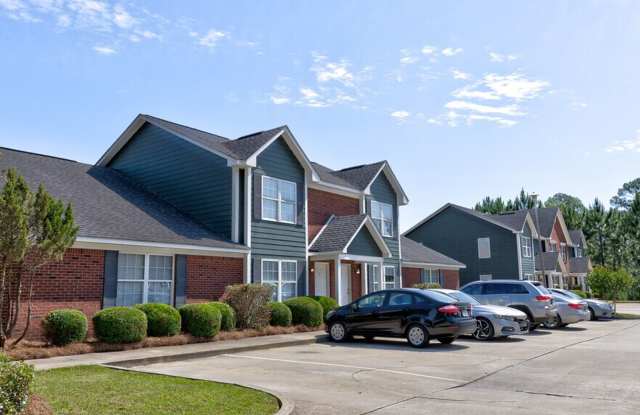 Modern 2 Bedroom Townhome in Albany Georgia